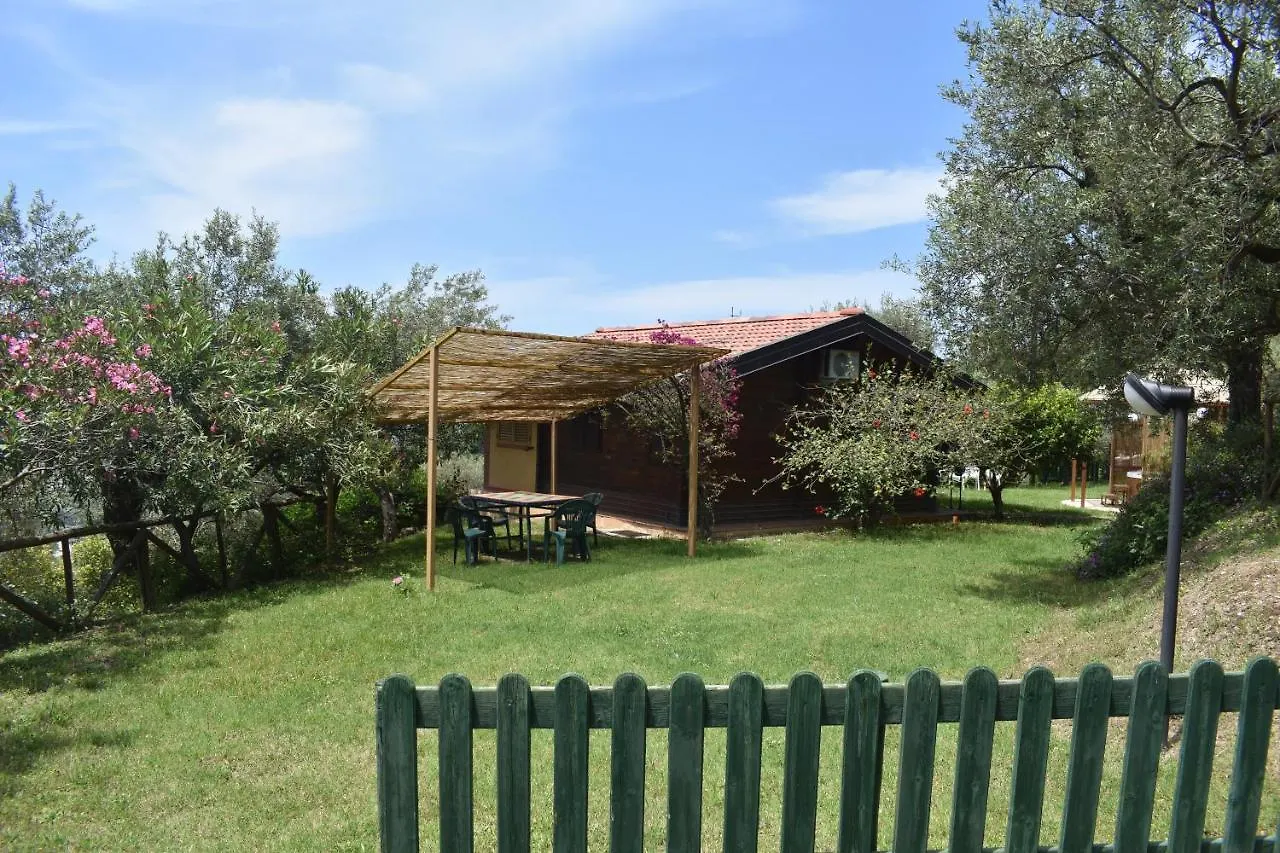 Chalet Tra Gli Ulivi: • Giardino • Wifi • A/C • Bbq Βίλα Capri Leone