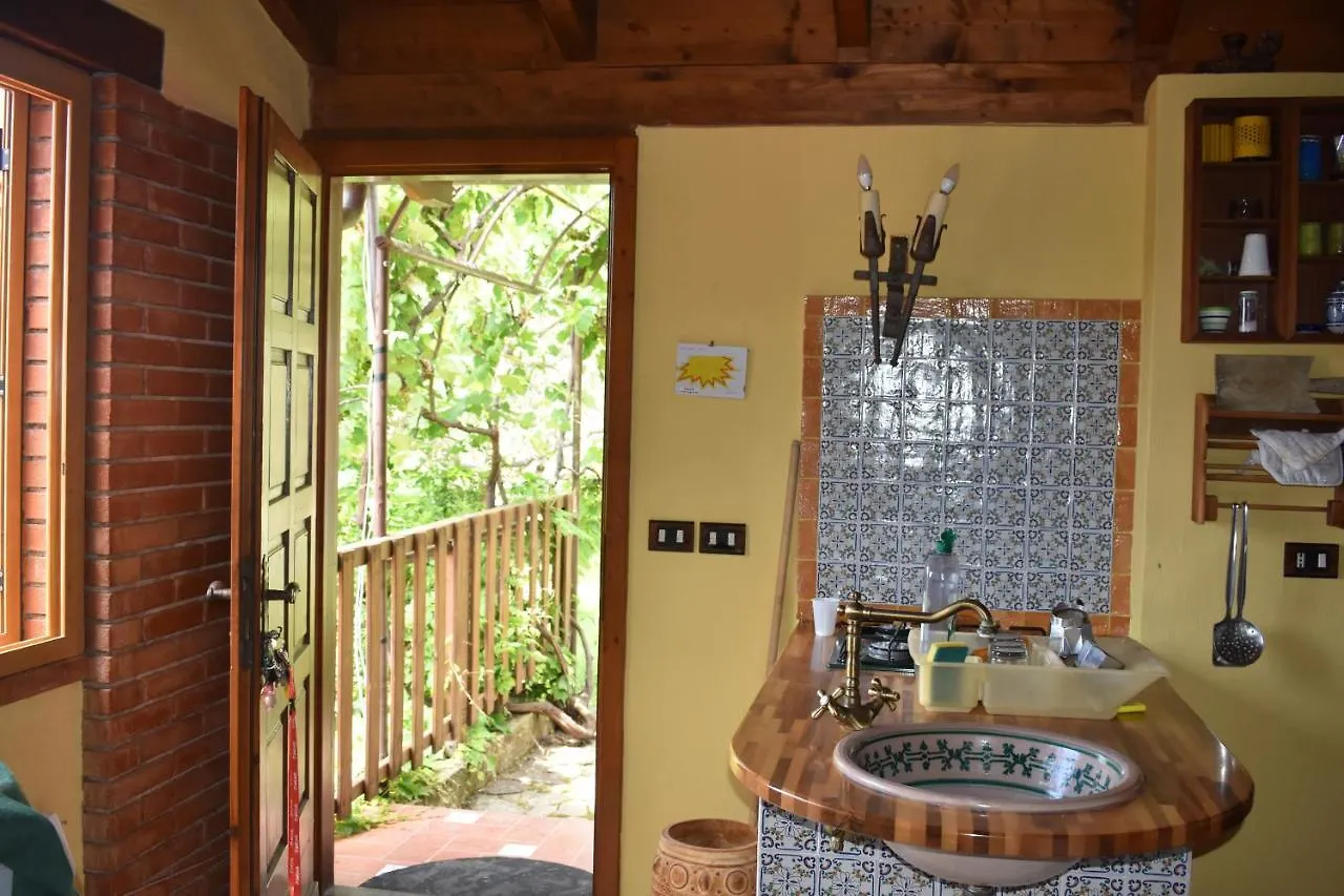 Chalet Tra Gli Ulivi: • Giardino • Wifi • A/C • Bbq Villa Capri Leone