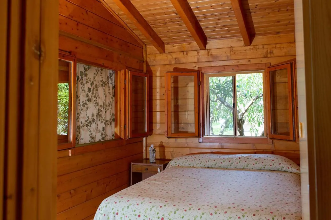 Chalet Tra Gli Ulivi: • Giardino • Wifi • A/C • Bbq Villa Capri Leone