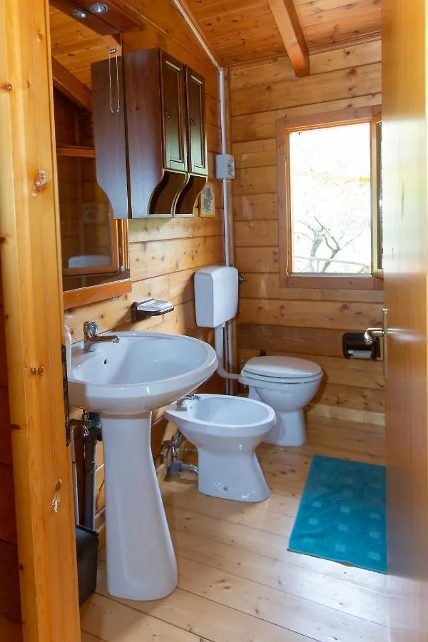 Chalet Tra Gli Ulivi: • Giardino • Wifi • A/C • Bbq Villa Capri Leone
