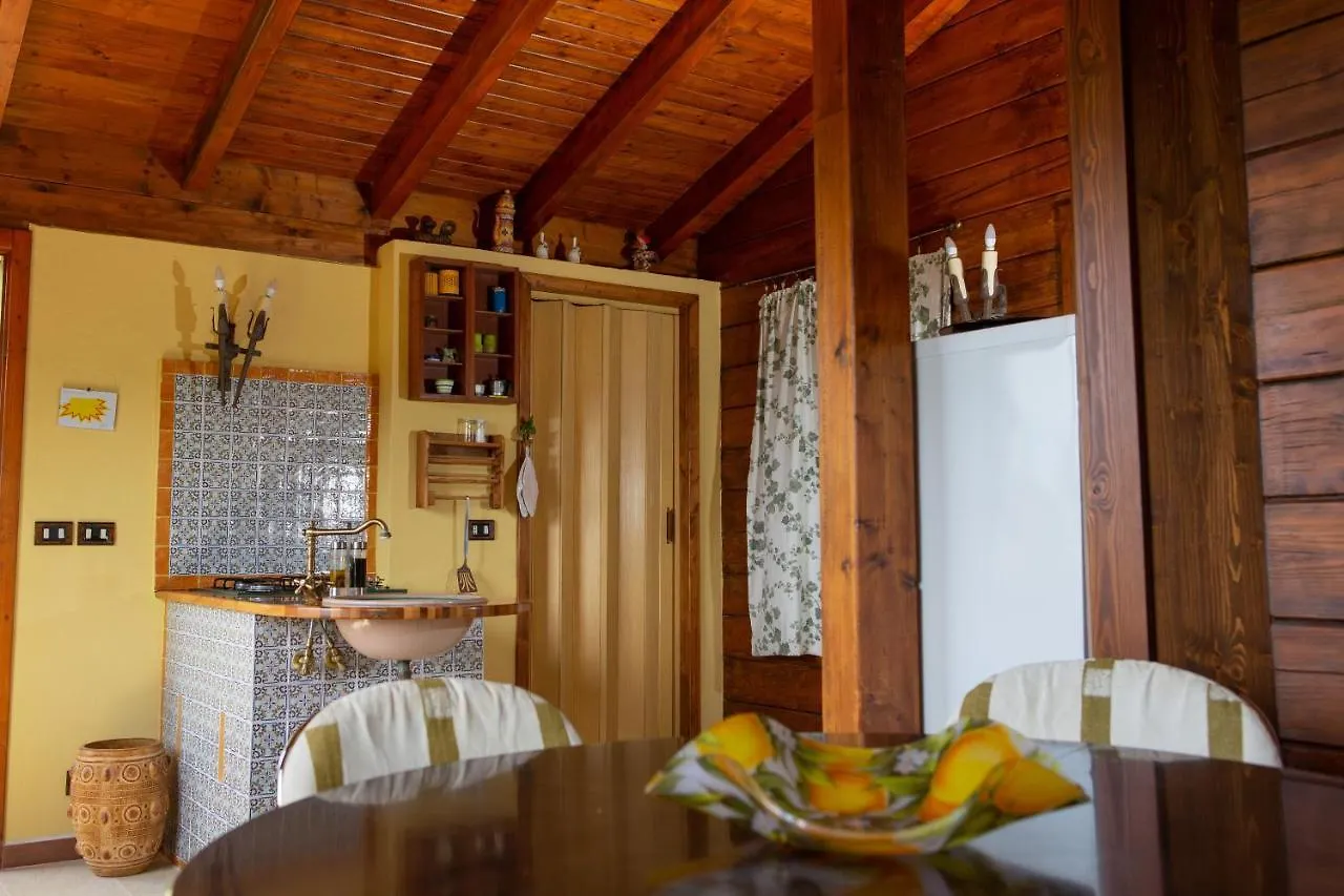 Chalet Tra Gli Ulivi: • Giardino • Wifi • A/C • Bbq Villa Capri Leone